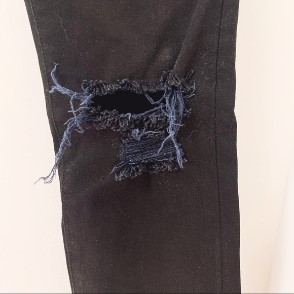 J Brand || Distressed Skinny Jeans - Picture 2 of 8